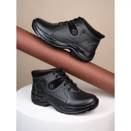 MENGLER Men Leather Sneakers