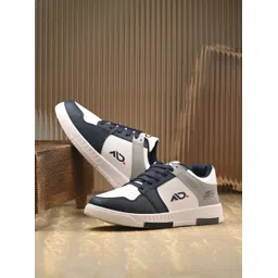 Men's Comfortable Lightweight Outdoor Lace Up Classy Outdoor Casual Sneakers For Men