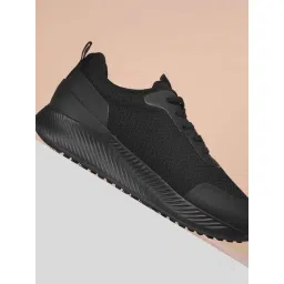 Metro Black Sneakers