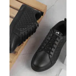 Metro Men's Black Casual Sneakers