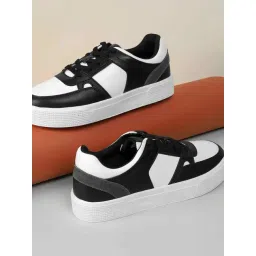 Metro Men's White & Black Casual Sneakers