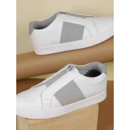 Metro Men's White & Grey Casual Sneakers