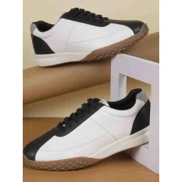 Metro Men's White Casual Sneakers