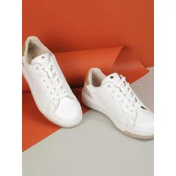 Metro Women Sneakers