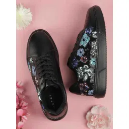 Metro Women's Black Sneakers