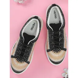 Metro Women's Black Sneakers