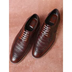 MILLE DOLLARI Men Textured Leather Sneakers