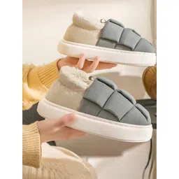 Miscreef Women Textured Slip On Warm Winter Boots