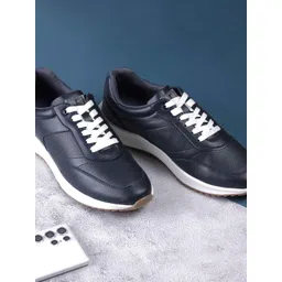 Mochi Men Round Toe Lace-Ups Sneakers