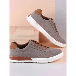 Mochi Men Woven Design Sneakers