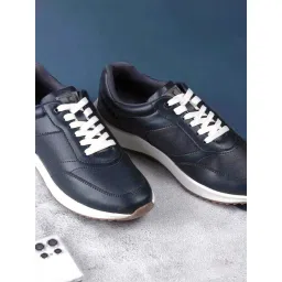 Mochi Men's Navy Casual Sneakers