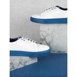Mochi Men's White & Blue Casual Sneakers