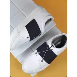 Mochi Men's White Casual Sneakers