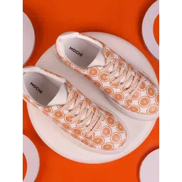 Mochi Women Textured Ballerinas Flats