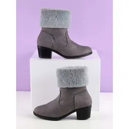 Mochi Women Textured Block Regular Boots