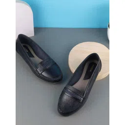 Mochi Women Textured Leather Slip-On Sneakers