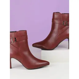 Mochi Women's Maroon Booties