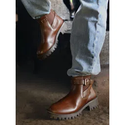 Monrow Women Heeled Buckle Detail Mid-Top Chelsea Boots