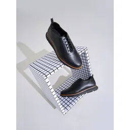 NEEMANS Men Flexy Brogues Woven Design Sneakers