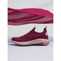 NEEMANS Women Colourblocked Slip-On Sneakers