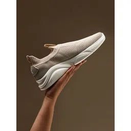 NEEMANS Woven Design Lightweight Slip-On Sneakers