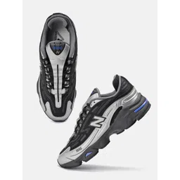 New Balance Men M1000 Sneakers
