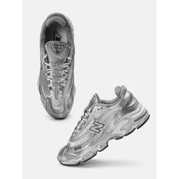 New Balance Men M1000 Sneakers