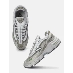 New Balance Men M1000 Sneakers