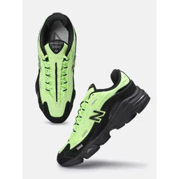 New Balance Men M1000 Sneakers