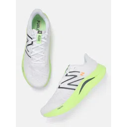 New Balance Men Woven Design Propel Running Shoes