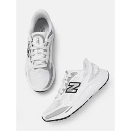 New Balance Women Woven Design Arishi Running Shoe