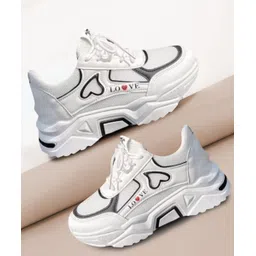 New Stylish Look Comtable Casual ShoeAnd Girls Sneakers For Women