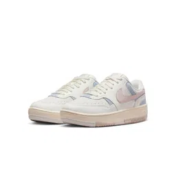 Nike Gamma Force Women Colourblocked Shoes