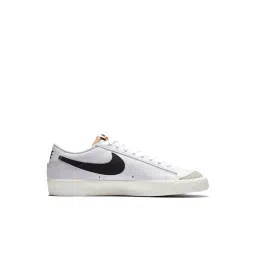 Nike Men's BLAZER LOW '77 VNTG SERIES White Casual Sneakers