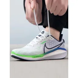 Nike Men's VOMERO 17 White Running Shoes