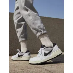 Nike Men's White Casual Sneakers