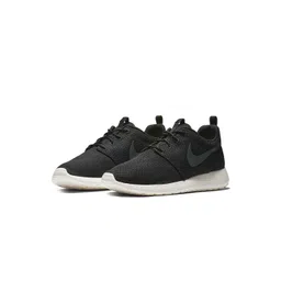 Nike Roshe One Men Lace Up Sneakers