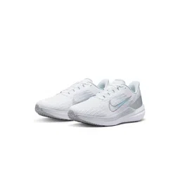 Nike Women White AIR WINFLO 9 Running Shoes