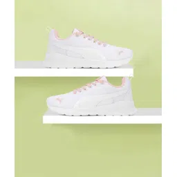 NovaFlex Sneakers For Women