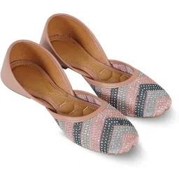 NW-DFR_262 Casuals For Women