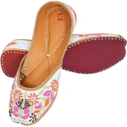 NW-DFR_326 Casuals For Women