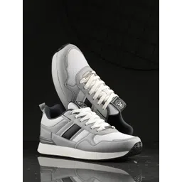 OFF LIMITS Men Colourblocked Sneakers