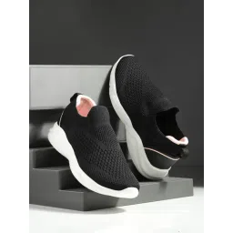 OFF LIMITS Women's DEREK Black Walking Shoes