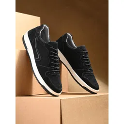 Overdrive Men Perforations Lightweight Sneakers