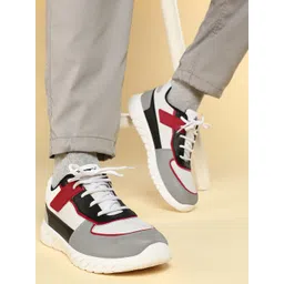 Paragon Men Colourblocked Comfort Insole Sneakers