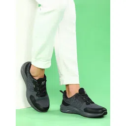 Paragon Men Mesh Running Shoes