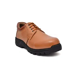 PILLAA Men Textured Leather Sneakers