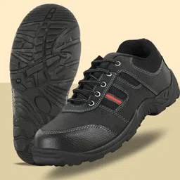 PVC Safety shoes with steel toes for warehouse, industrial and construction use Boots For Men