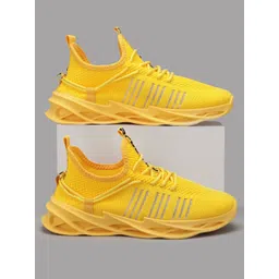 RapidBox Men Colourblocked Sneakers