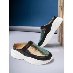 RealToes Women Slip-On Sneakers